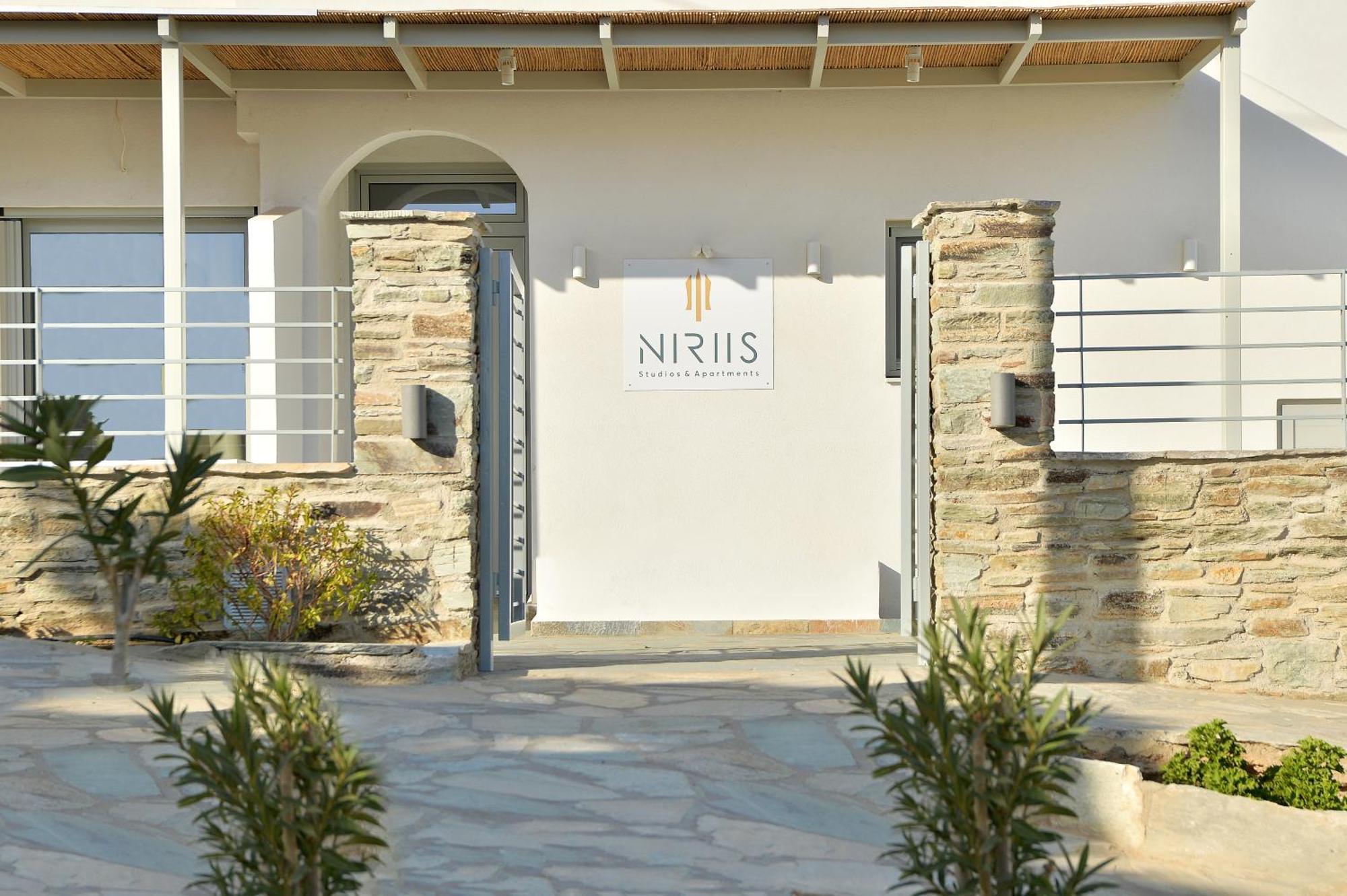 Niriis Sea View Studio Melite Batsi Batsíon Exteriör bild